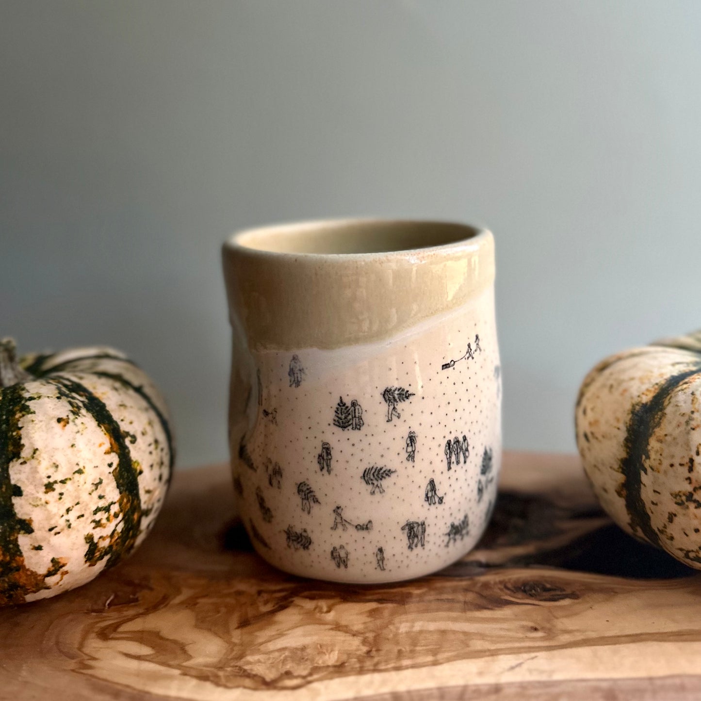 holiday scene tumbler • no. eleven