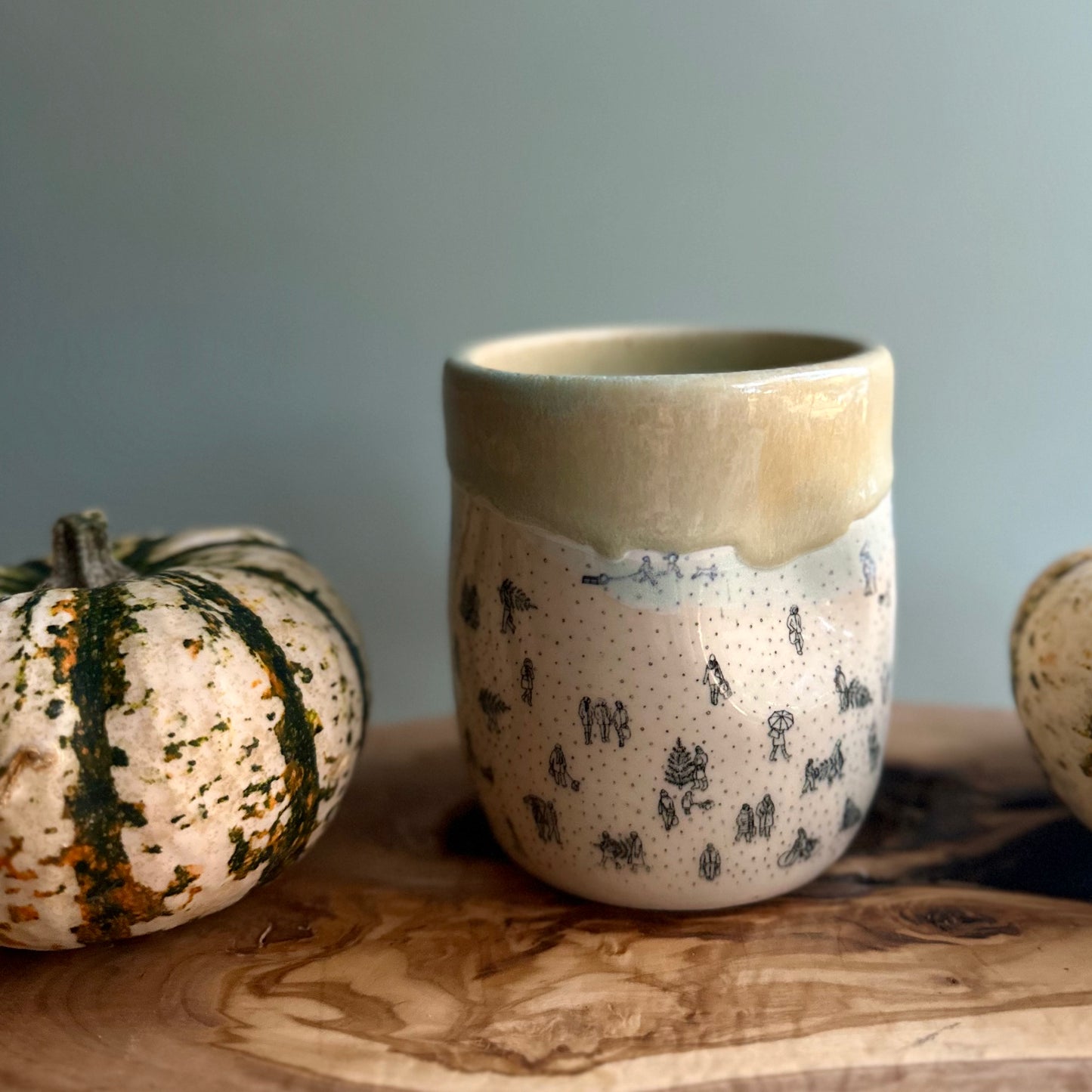 holiday scene tumbler • no. eleven