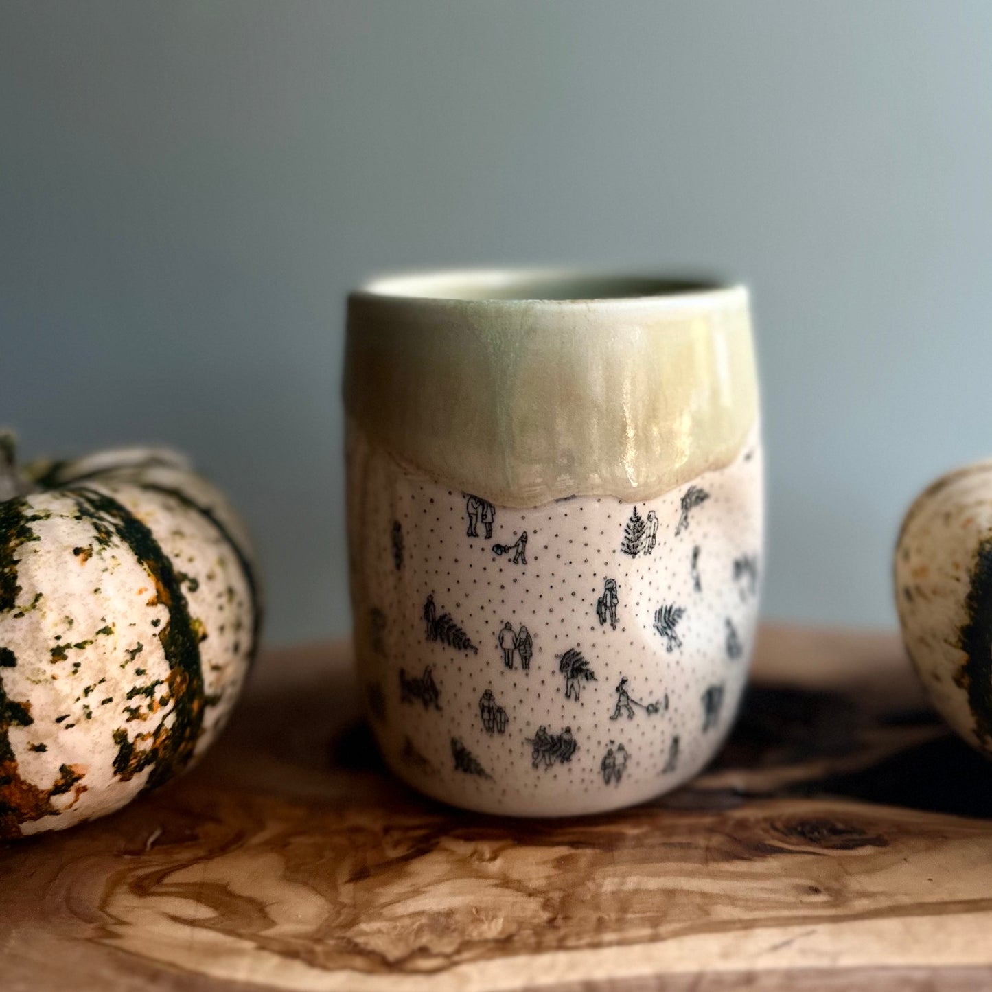 holiday scene tumbler • no. eight